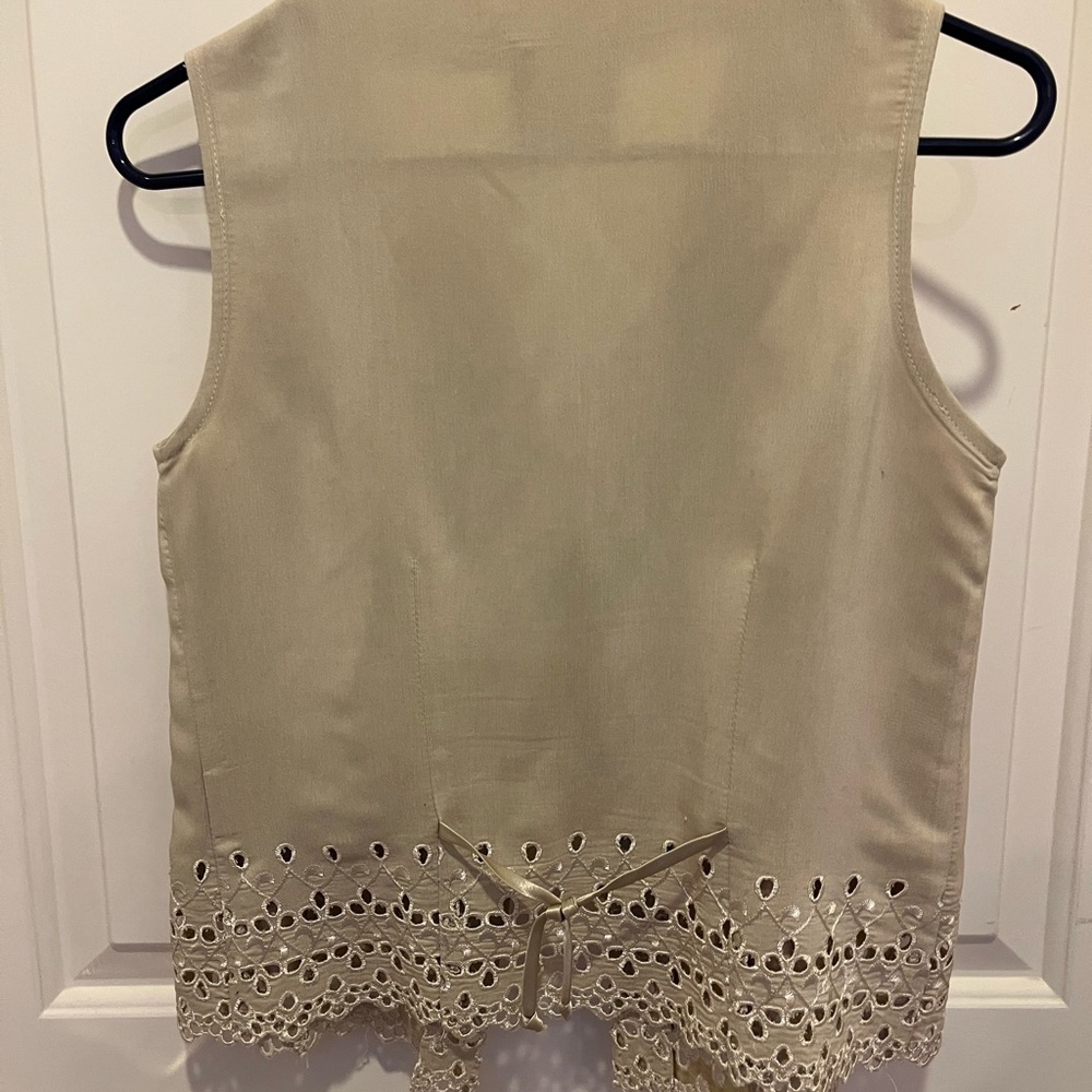 Vest - Picture 4 of 4